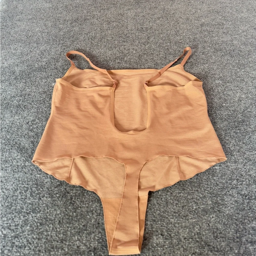 Skims‎ BodySuit PullOn Thong Back Size 4X